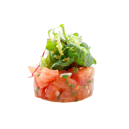 Refrescante Tartar de Tomate elaborado con tomates tipo RAF ecológicos, cebolla morada y un toque de Tabasco para un ligero picante. Aderezado con jugo de limón, sal y pimienta, y coronado con semillas de sésamo para un toque crujiente. Acompañado de un cremoso de aguacate, este plato es ideal como entrada ligera y llena de sabor para eventos privados. Perfecto para quienes buscan opciones saludables, ecológicas y gourmet con el toque exclusivo de un chef privado.